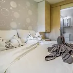 Vikendica Mobile Luxury Premium-1 By Interhome
