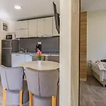 Mobile Luxury Premium-1 By Interhome Vikendica