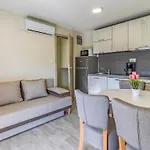 Mobile Luxury Premium-1 By Interhome Pula
